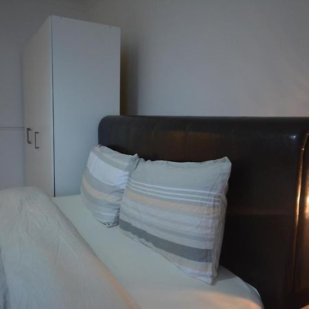 Five Bedroom Townhouse Near Excel Exhibition Centre London Exterior foto