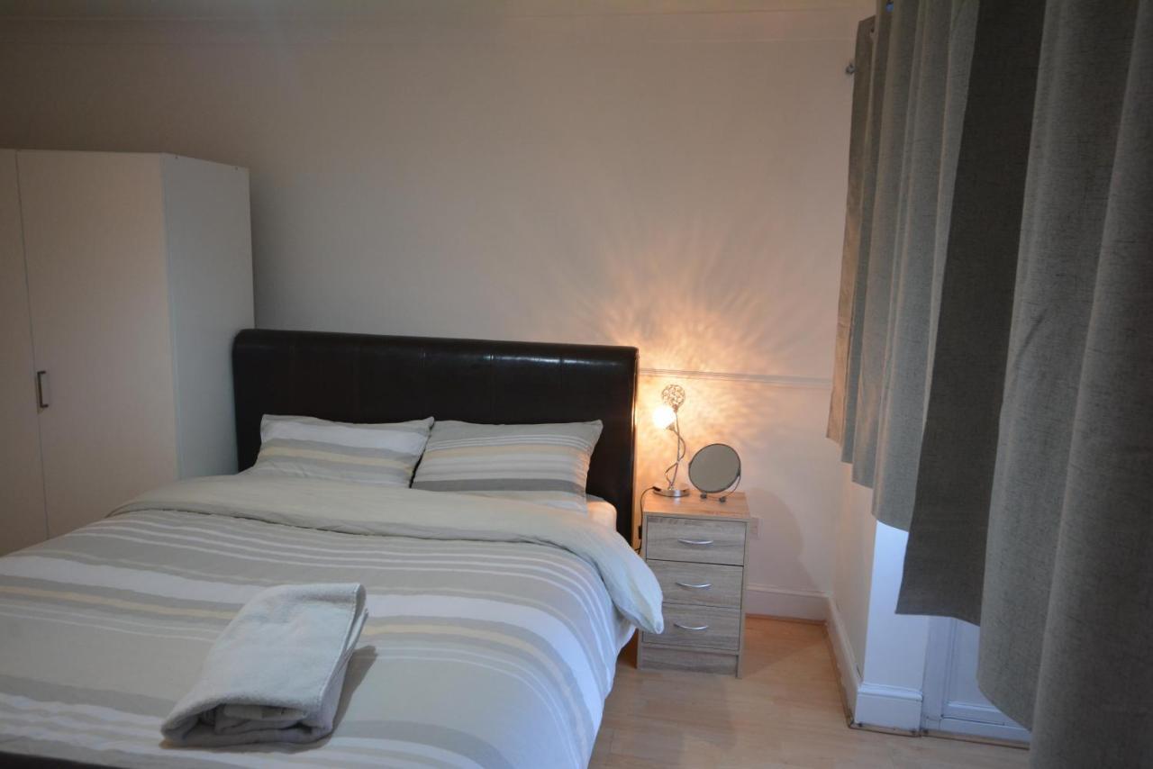 Five Bedroom Townhouse Near Excel Exhibition Centre London Exterior foto