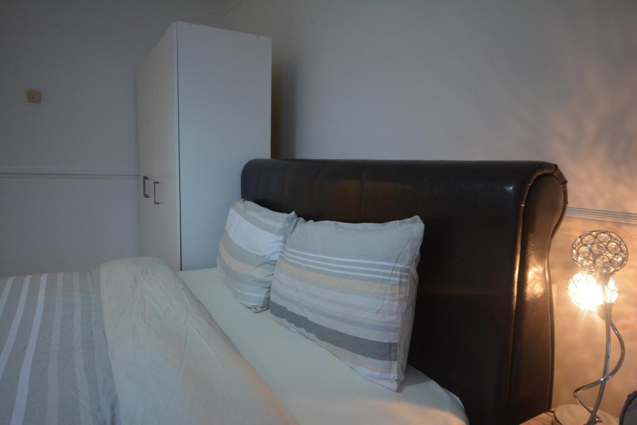 Five Bedroom Townhouse Near Excel Exhibition Centre London Exterior foto