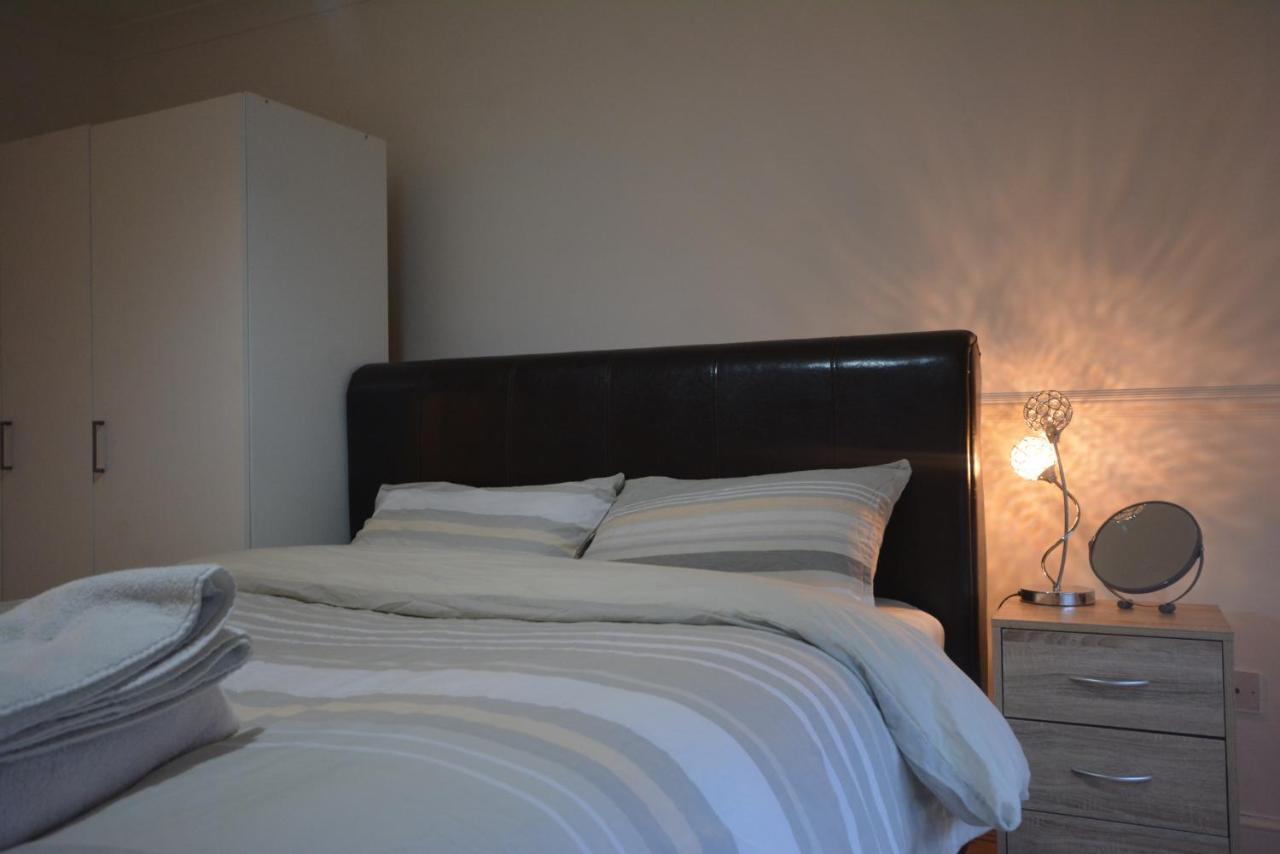Five Bedroom Townhouse Near Excel Exhibition Centre London Exterior foto
